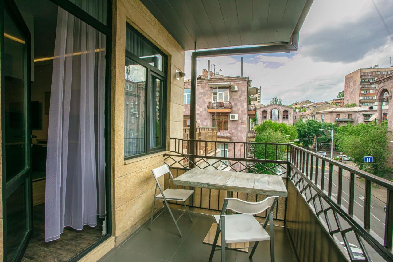 Luxe Apartment In Center Erivan Exterior foto