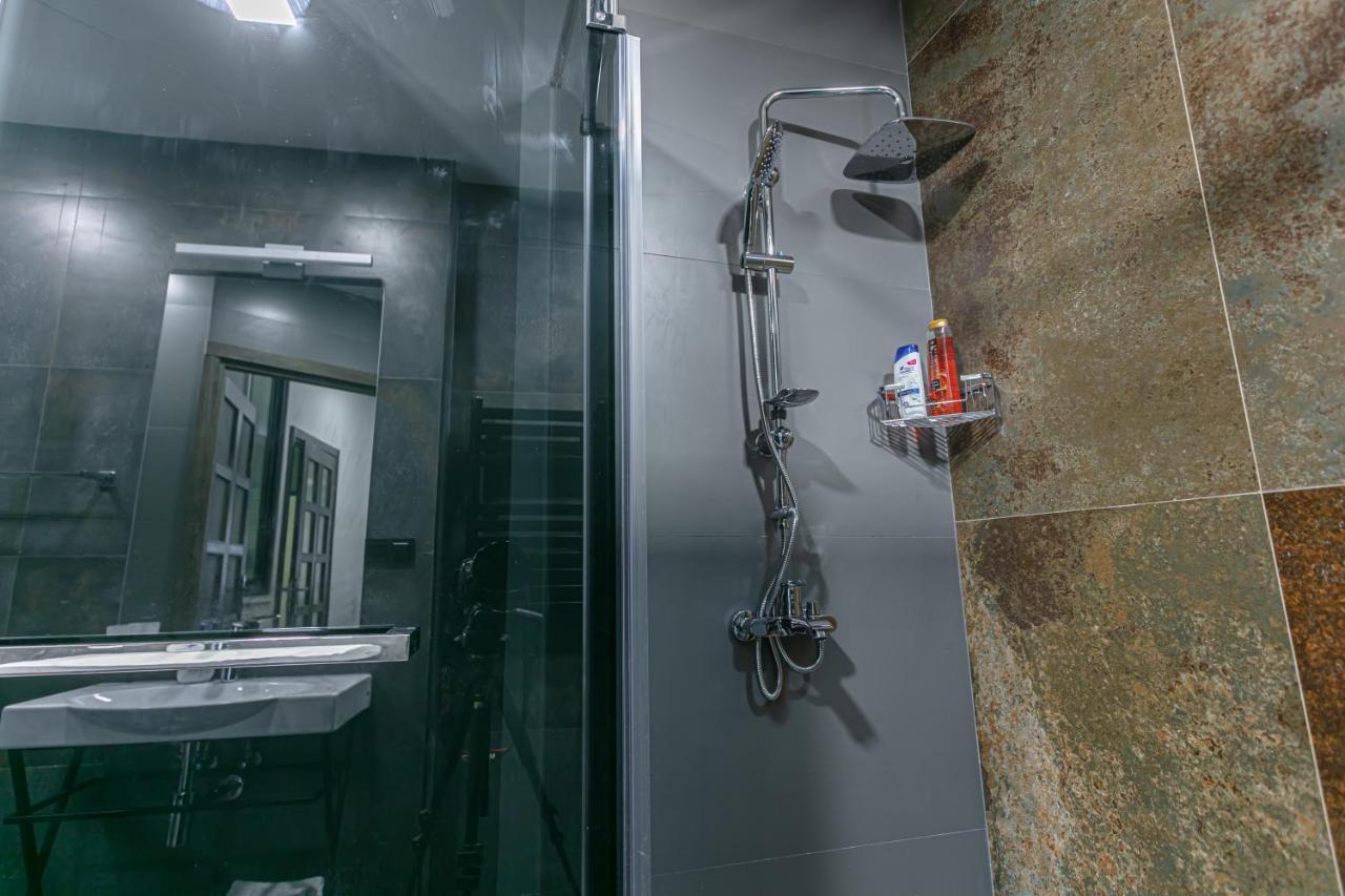 Luxe Apartment In Center Erivan Exterior foto
