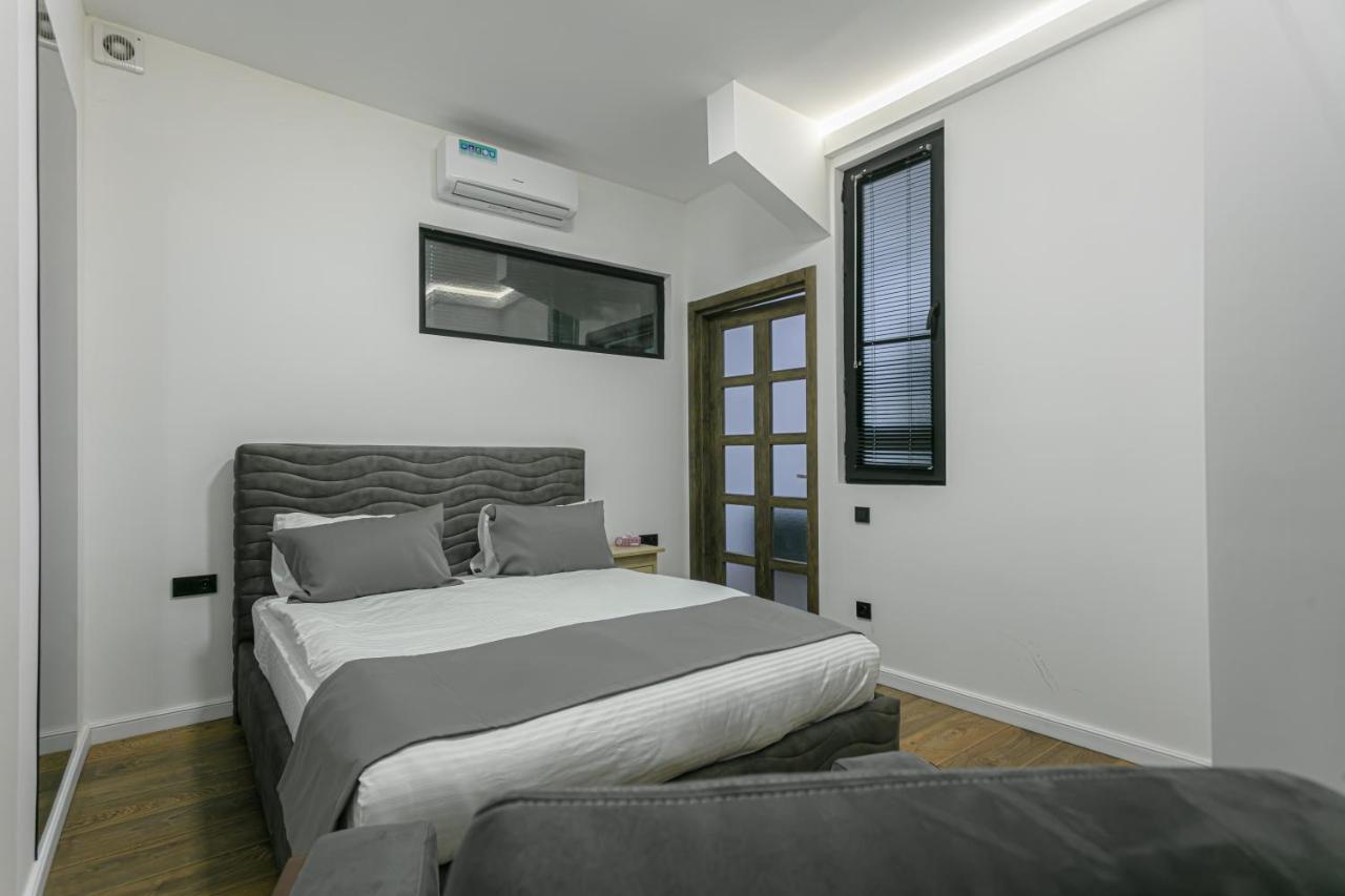 Luxe Apartment In Center Erivan Exterior foto