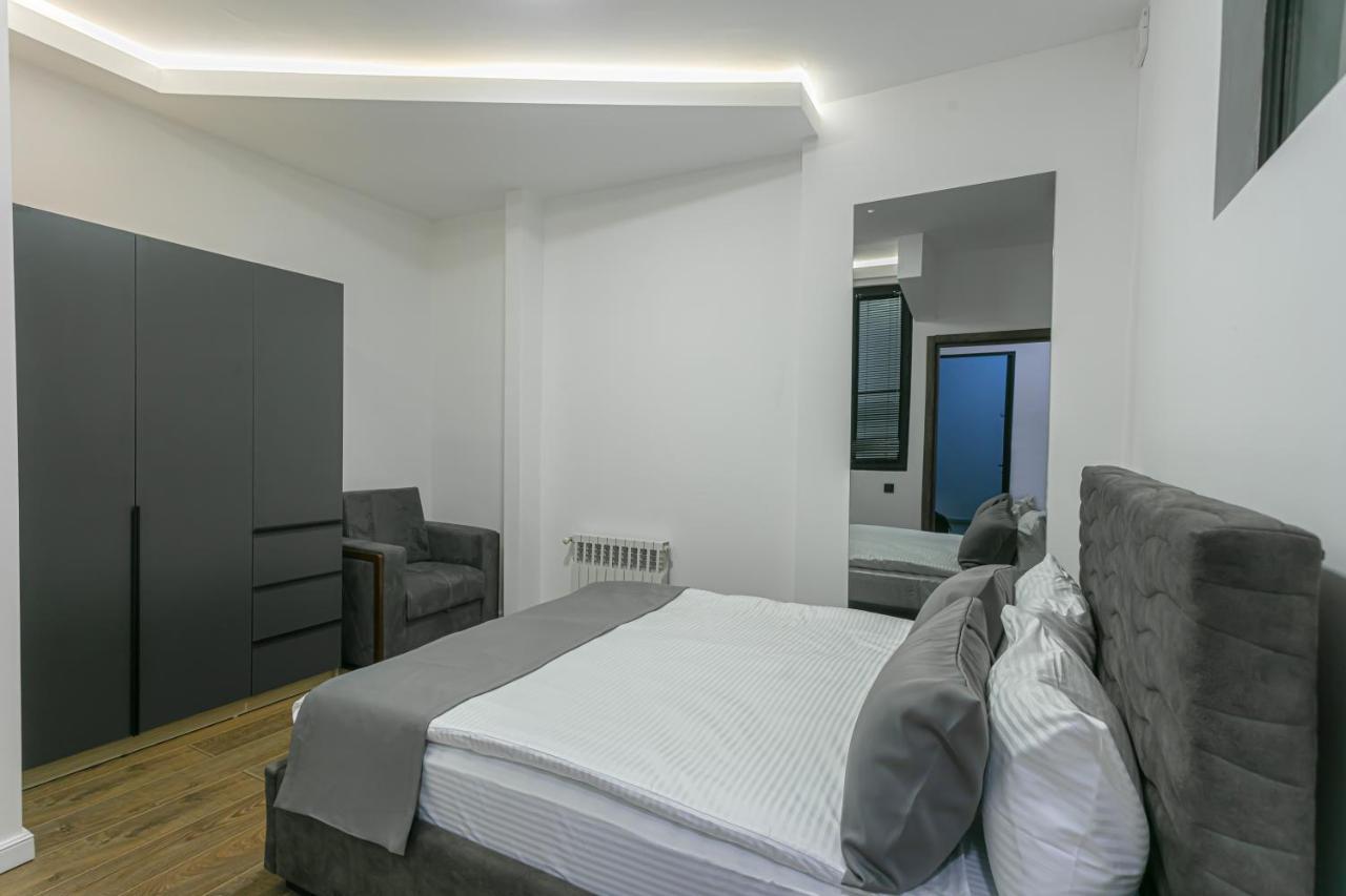 Luxe Apartment In Center Erivan Exterior foto