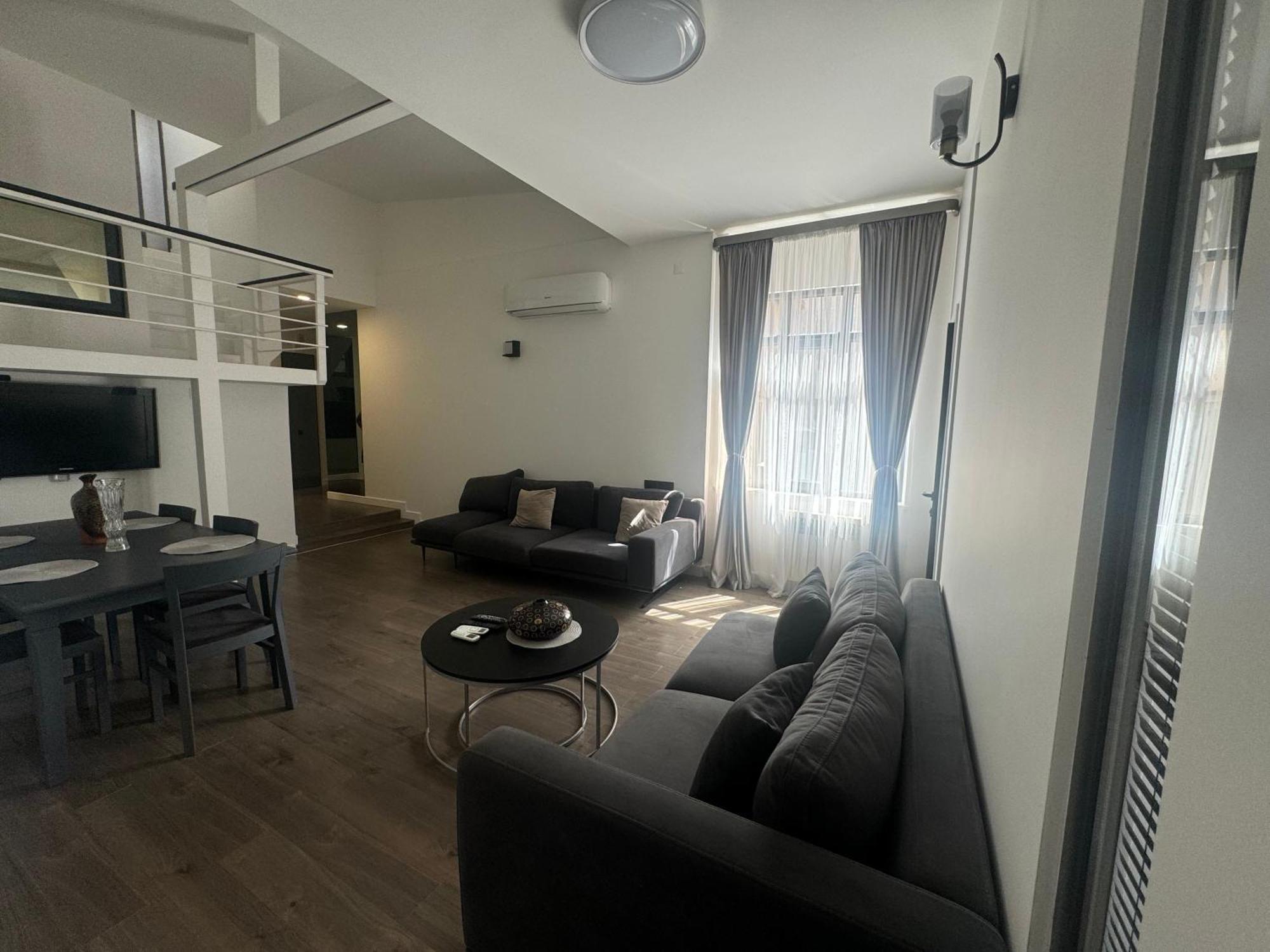 Luxe Apartment In Center Erivan Exterior foto